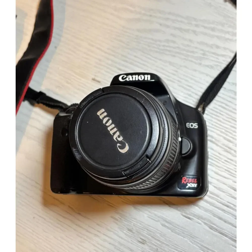 Canon EOS Rebel XSi DS126181 Camera w/ Lens EF-S 18-55mm Battery See Description